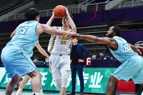 九游娱乐-冲刺阶段俄克拉荷马雷霆完成体检：CBA常规赛节点到来，管理层满意，更衣室氛围转暖的简单介绍